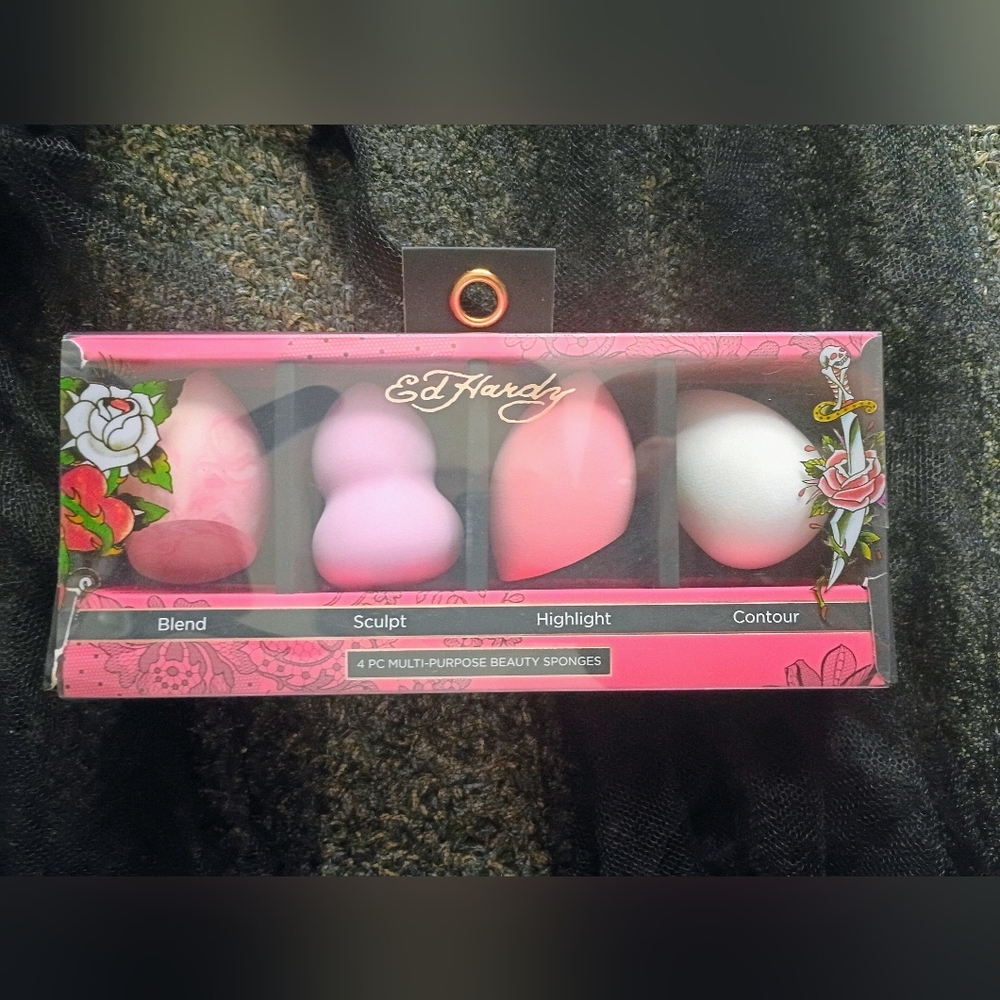 NWT Ed Hardy 4pk Makeup Sponges